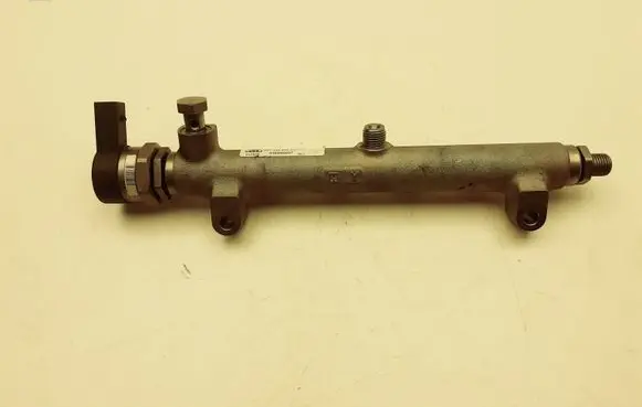 Volkswagen Touareg II Fuel main line pipe 057130090AC 057130764AE