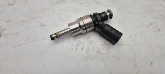 Volkswagen Golf VI Fuel injector 06F906036F