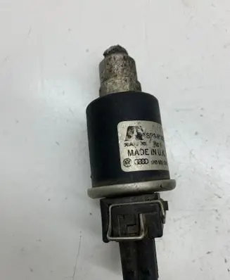 Volkswagen Golf IV Air conditioning (A/C) pressure sensor 1H0959139B SP3H1025