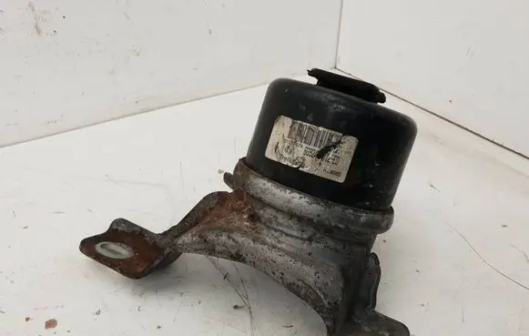 Volvo XC70 Engine mount bracket 6G926F012BD 31257674