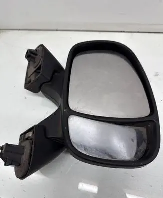 Opel Vivaro Front door electric wing mirror E2010022