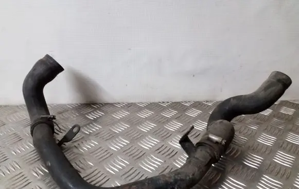 Audi A6 S6 C4 4A Engine coolant pipe/hose 4A0121075G