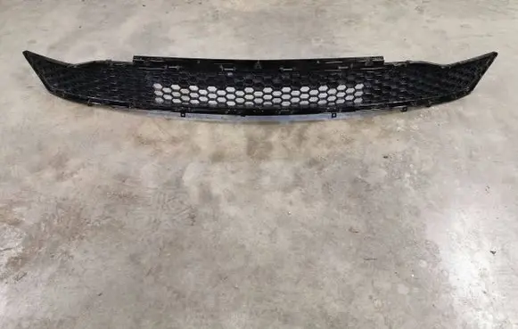Ford Mustang VI Front bumper lower grill KR3B17K945