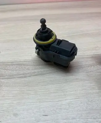 Nissan Qashqai Headlight level adjustment motor 92001203 0603150326