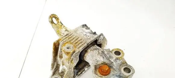 Engine mount bracket