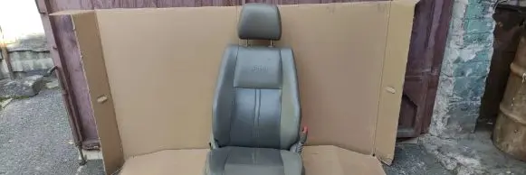 Jeep Grand Cherokee (WK) Front passenger seat 