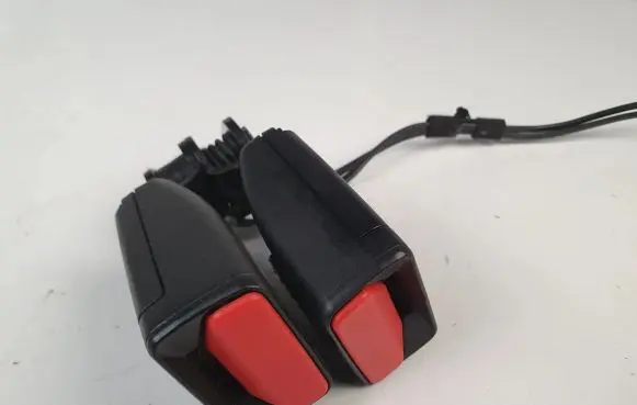 Peugeot 508 Middle seatbelt buckle (rear) 