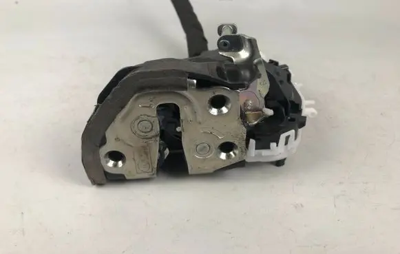Subaru Outback (BS) Rear door lock