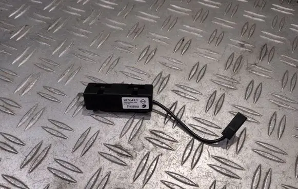 Renault Arkana Aerial antenna amplifier 283635565R 2106161503