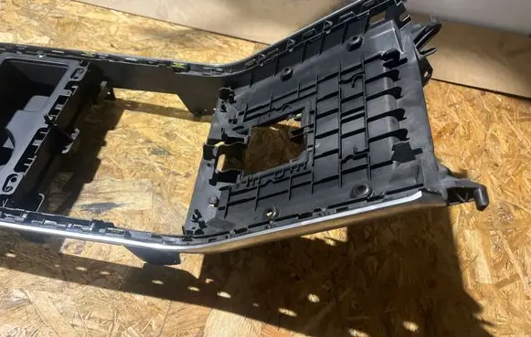 Land Rover Range Rover Velar Center console J8A2048196AC J8A2045B28AF