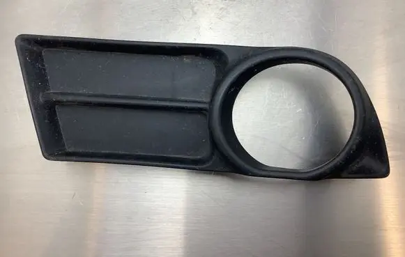 Toyota Corolla Verso AR10 Front fog light trim/grill 52127