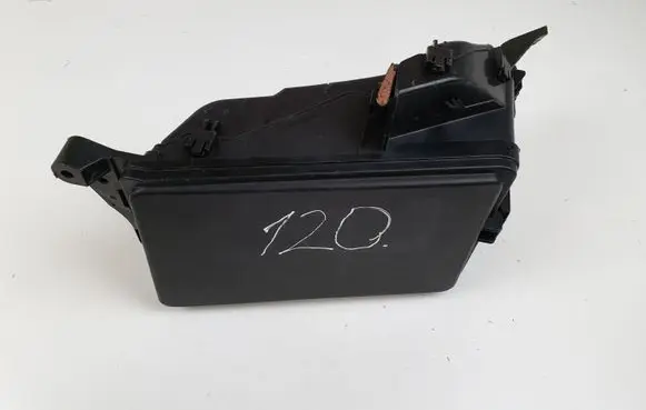 Lexus IS 220D-250-350 Fuse module 8266253070
