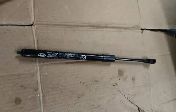 Hyundai Santa Fe Front bonnet/hood damper/strut 81161S1000