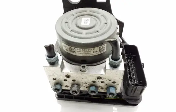 Audi TT TTS RS Mk3 8S ABS Pump 8S0907379C 8S0614517C