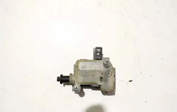 Mercedes-Benz E W211 Central locking motor a322902 8066-02