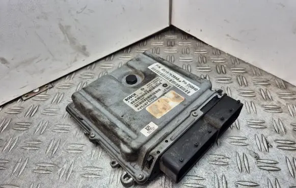 Dodge Nitro Engine control unit/module P05187639AB 05187639AB 0281013354