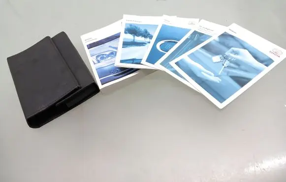 Toyota Avensis T250 User manual 