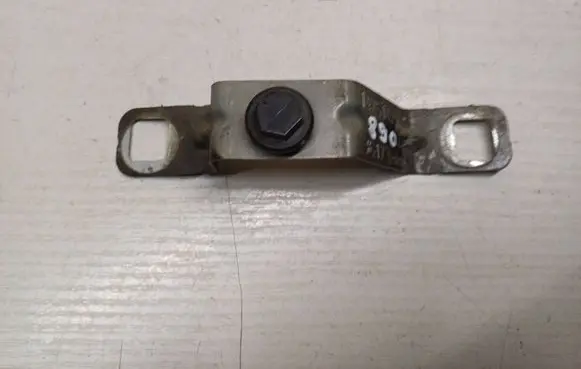 Renault Megane IV Fender mounting bracket 1475147R 36174