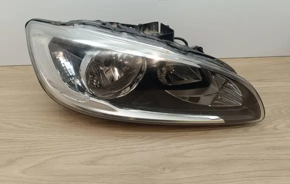 Volvo S60 Headlight/headlamp 31420118 89908429