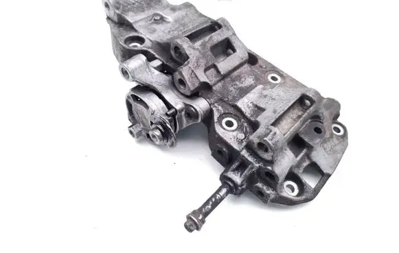 BMW 3 E90 E91 Generator/alternator bracket 8506863 174786
