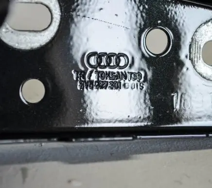 Audi A3 S3 8V Tailgate/trunk/boot hinge 8V5827301