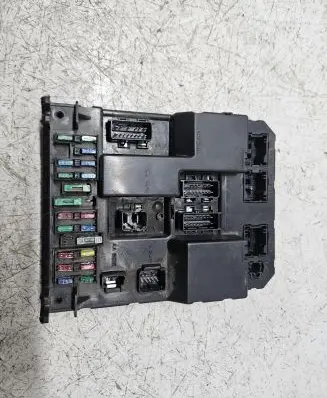 Peugeot 307 Fuse module 9651197780A 9651197080A