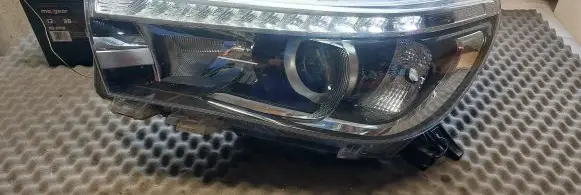 Toyota Hilux (AN120, AN130) Headlight/headlamp