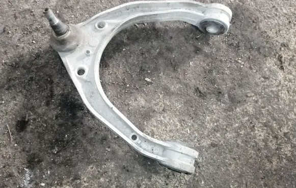 Volkswagen Touareg I Front lower control arm/wishbone 7L0407047B