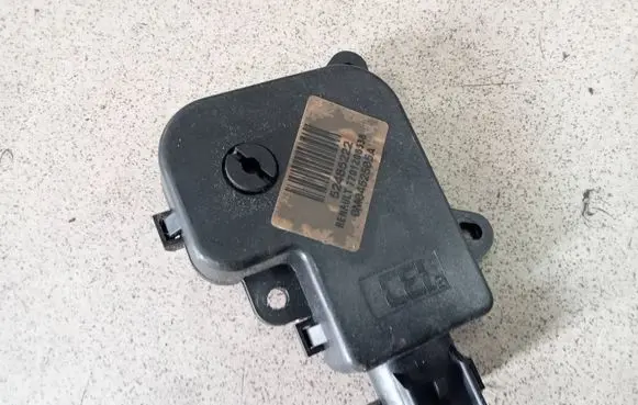 Renault Laguna II Air flap motor/actuator 52485222 0M0452505A 7701206538