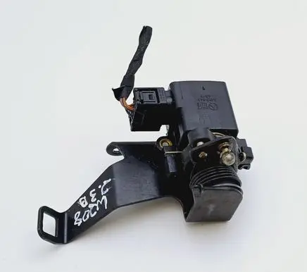 Accelerator throttle pedal