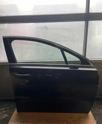 Peugeot 508 RXH Front door