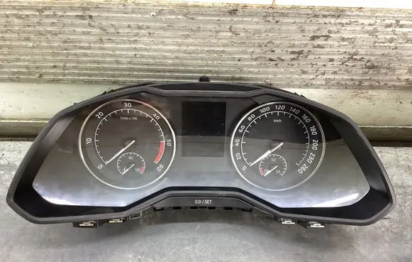 Skoda Superb B8 (3V) Speedometer (instrument cluster) 3V0920751 2912016