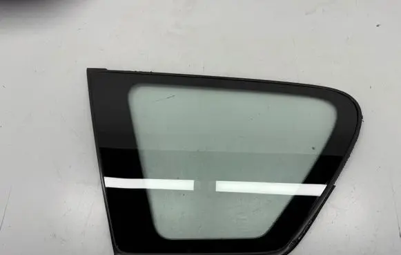 Toyota Avensis Verso Rear side window 43R005834