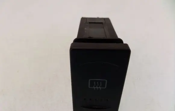Volkswagen PASSAT B5 Windscreen/window heater switch 3B0959621C