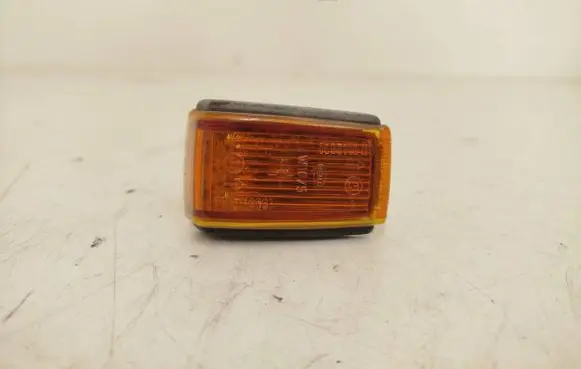 Volvo V70 Front fender indicator light 6r0142631