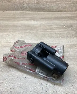 KIA Sorento Fuel filter housing 319113E200
