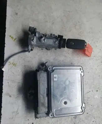 Volkswagen Golf VI Engine ECU kit and lock set 1K0905851B 03L906018GC 0281016994