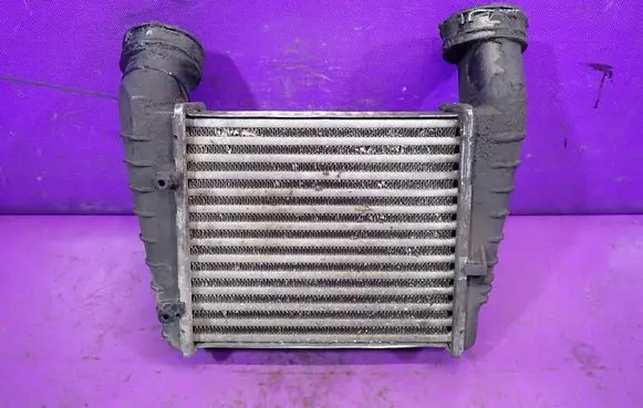 Volkswagen PASSAT B5.5 Intercooler radiator 3B0145805D