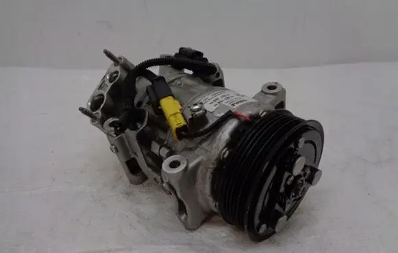 Citroen C4 III e-C4 Air conditioning (A/C) compressor (pump) 9833718880