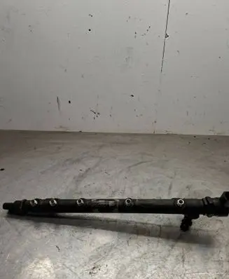 Mercedes-Benz E W211 Fuel main line pipe A6110700395