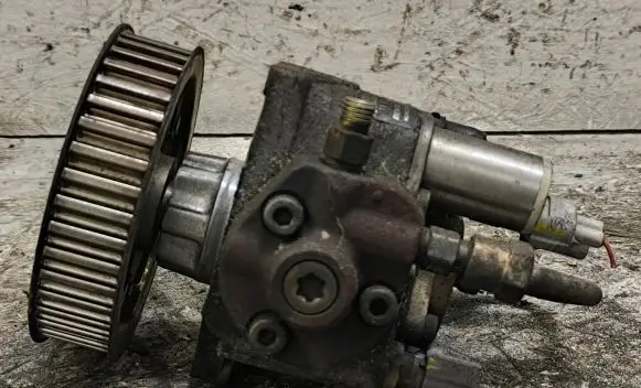 Toyota Corolla Verso AR10 Fuel injection high pressure pump 221000G010