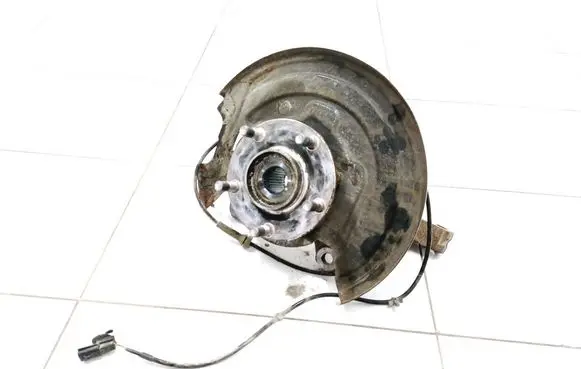 Front wheel hub