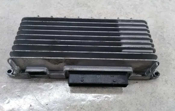 Audi A4 S4 B8 8K Sound amplifier 8T0035223AE