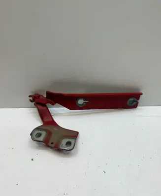 Audi A3 8Y Engine bonnet/hood hinges 8Y0823302B