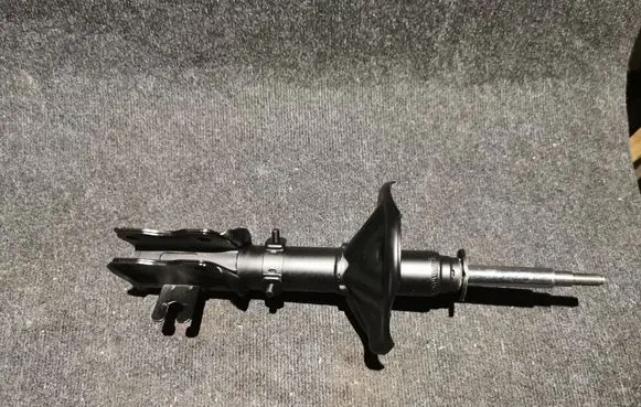 Mitsubishi Lancer Front shock absorber/damper 633147