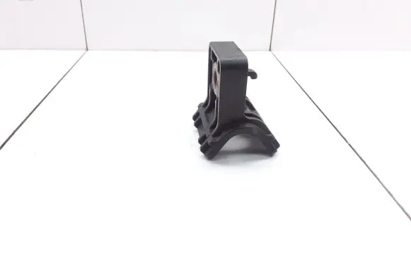 Opel Astra J Radiator mount bracket 13250318