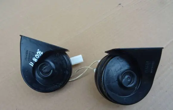 Peugeot 5008 II Horn signal 9815870780 1840L20