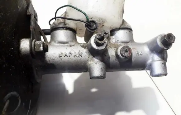 Subaru Legacy Master brake cylinder 85406405 854-06405