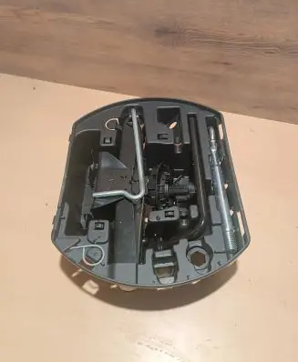 Citroen C3 Aircross Spare wheel mounting bracket 9817224380