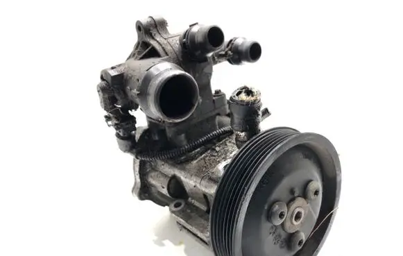 BMW 3 E46 Power steering pump 6756611